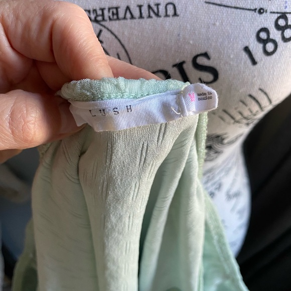 Cute top 💚 - Picture 3 of 4